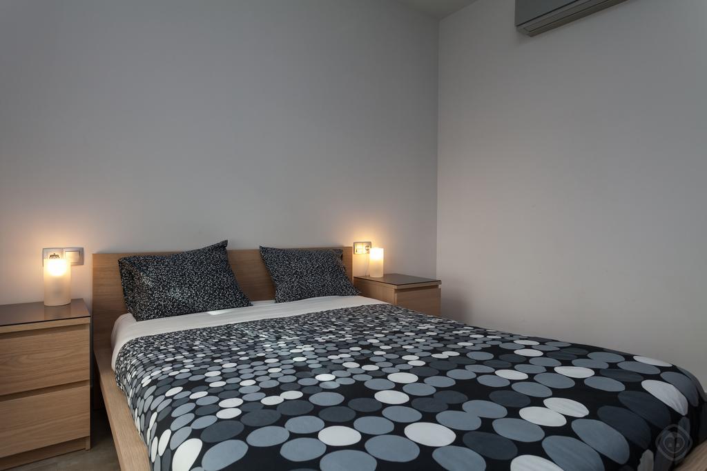Via Augusta Apartment