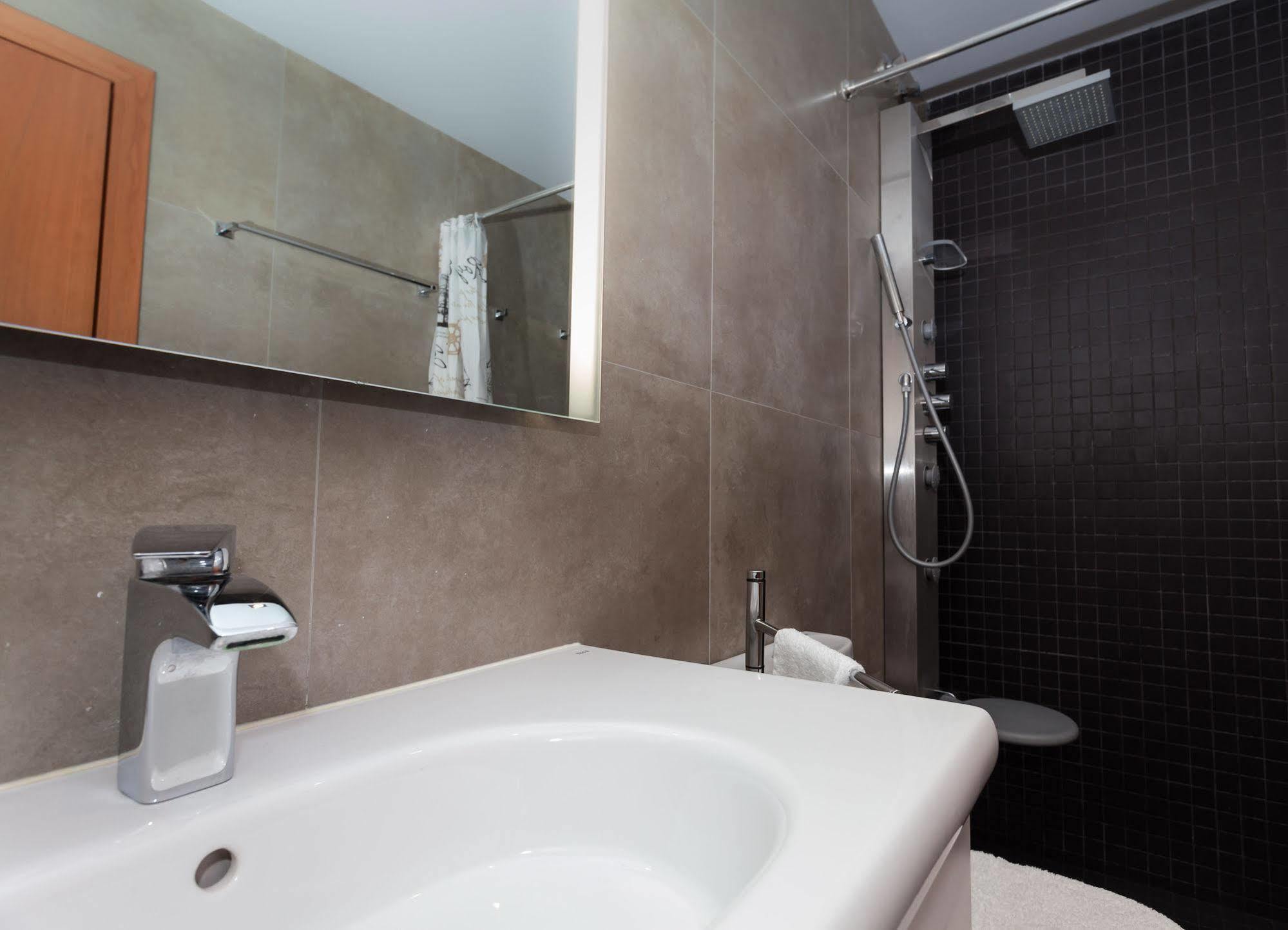 Via Augusta Apartment *